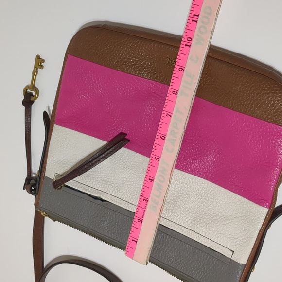 Fossil leather crossbody grey, white and pink - Picture 9 of 10